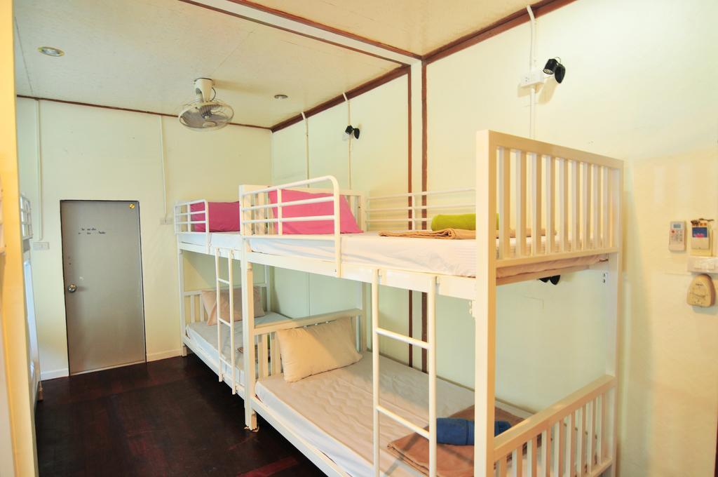 October Hostel Islas Phi Phi Exterior foto