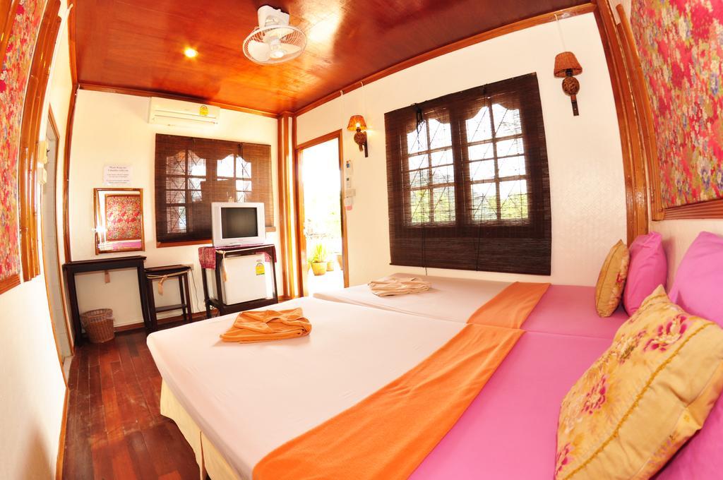 October Hostel Islas Phi Phi Habitación foto
